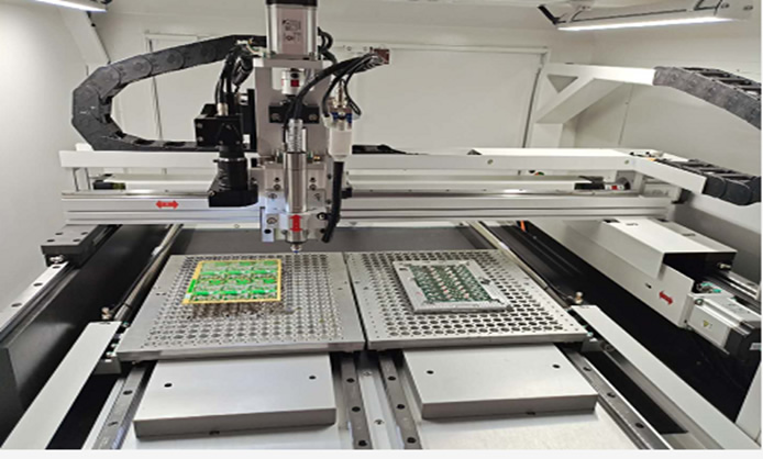 Splitting machine motion axis